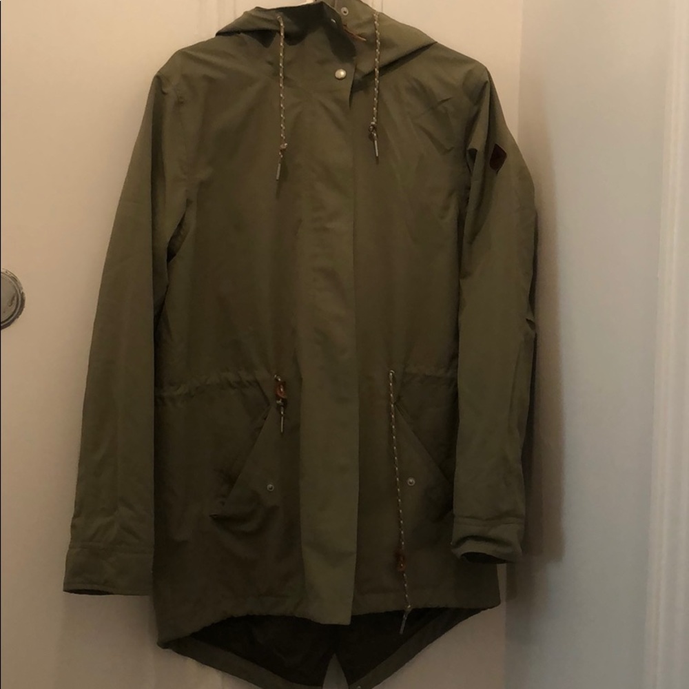 Burton Women’s Sadie 2L rain jacket in Green